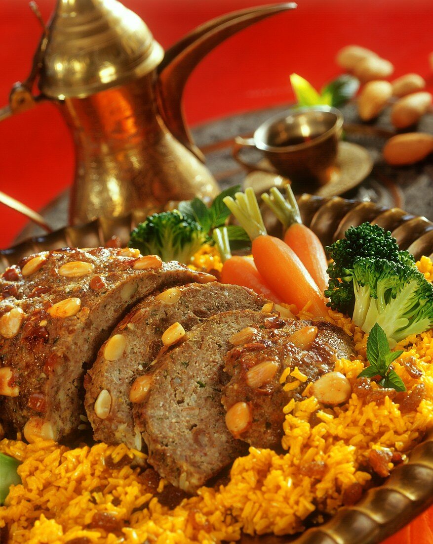 Lamb meatloaf with almonds