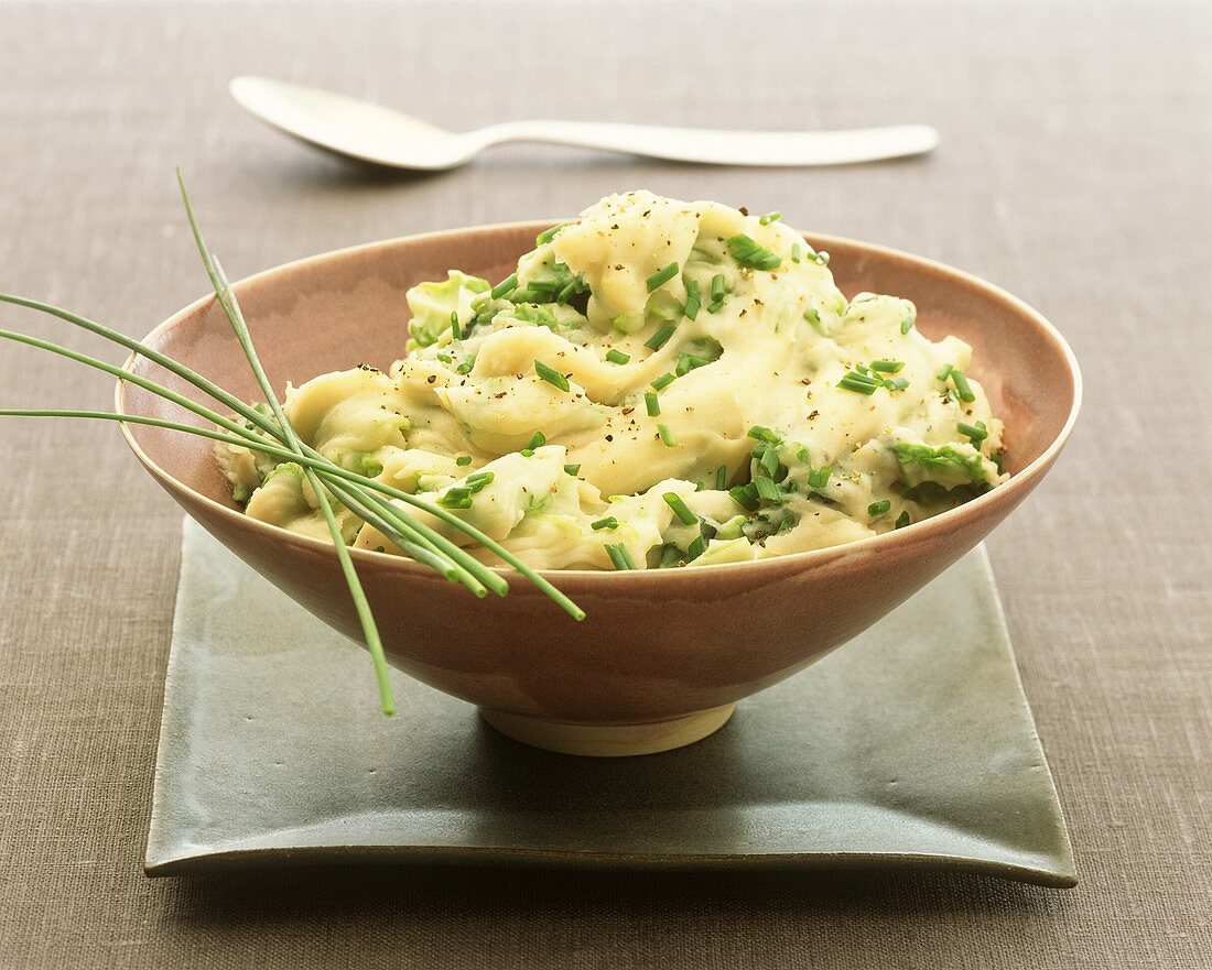 Colcannon (mashed potato with cabbage and leeks, Ireland)