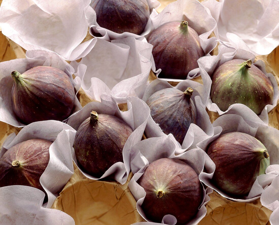 Fresh red figs in crate