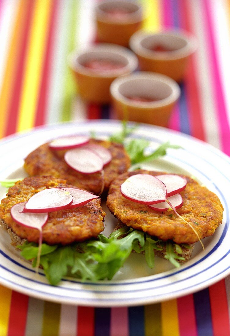 Carrot burgers with radishes