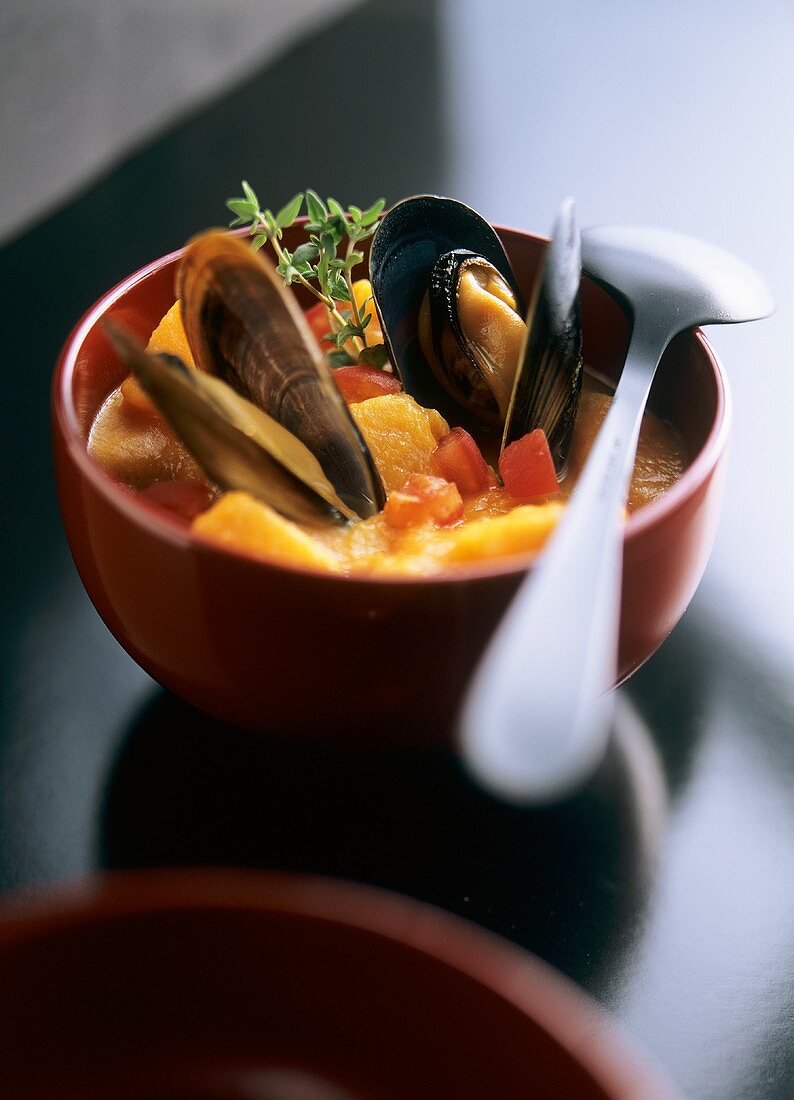 Süsskartoffelsuppe mit Muscheln