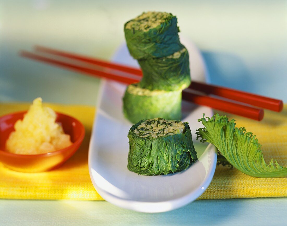 Hirse-Salat-Röllchen nach Sushi-Art