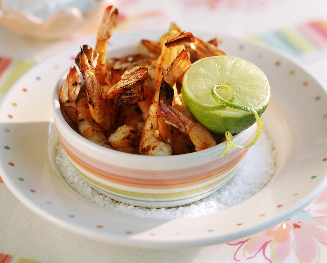 Grilled shrimps with lime