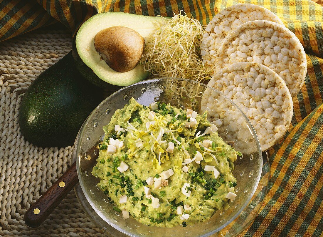 Avocadosalat mit Sprossen