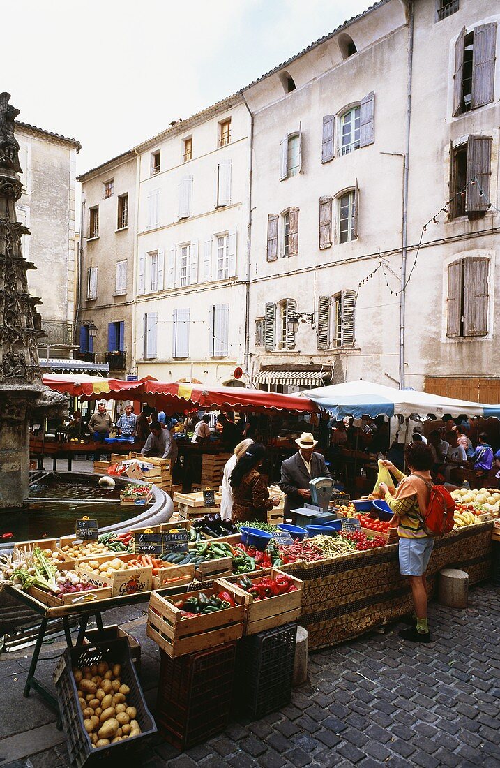 Obst- und Gemüsemarkt in Forcalquier