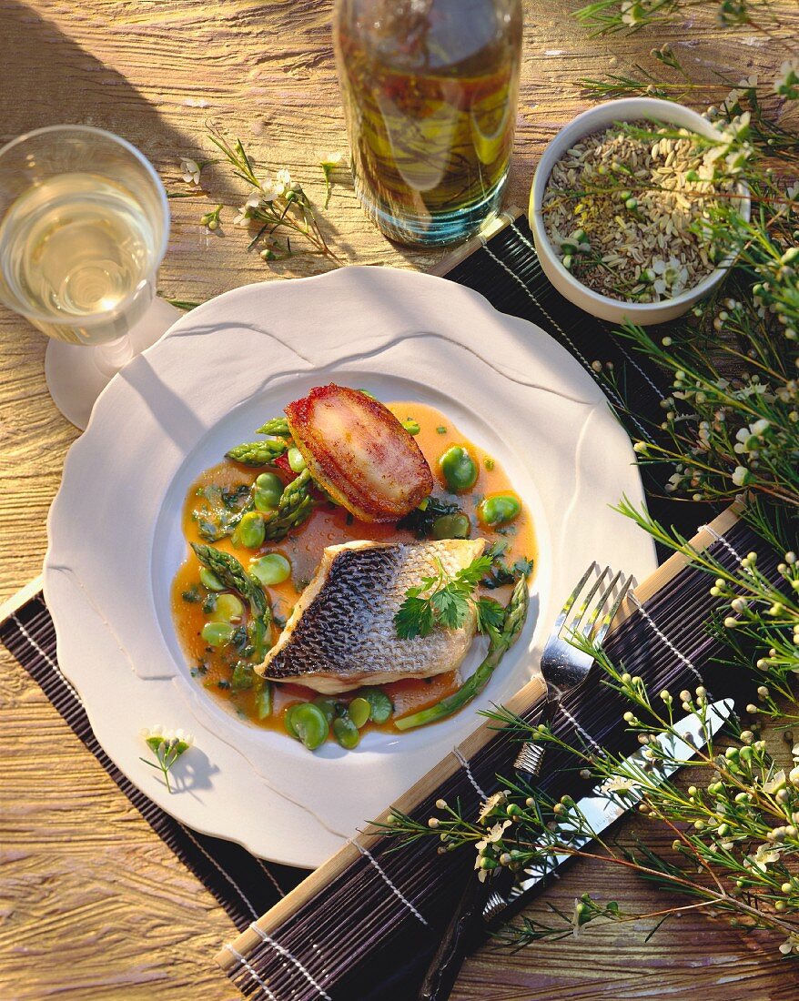 Perch fillet with baked potato, green asparagus and beans