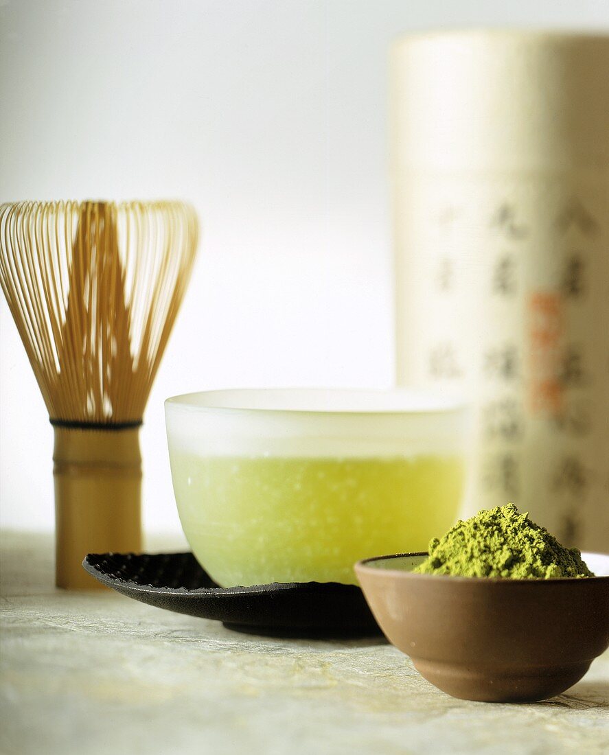 Matcha (japanischer grüner Tee) und Matchapulver