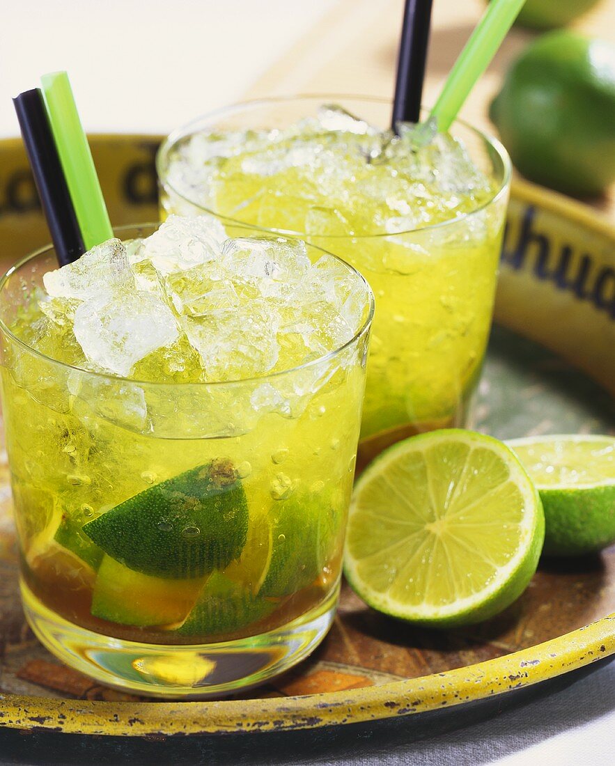 Caipirovka: cocktail of vodka and lime