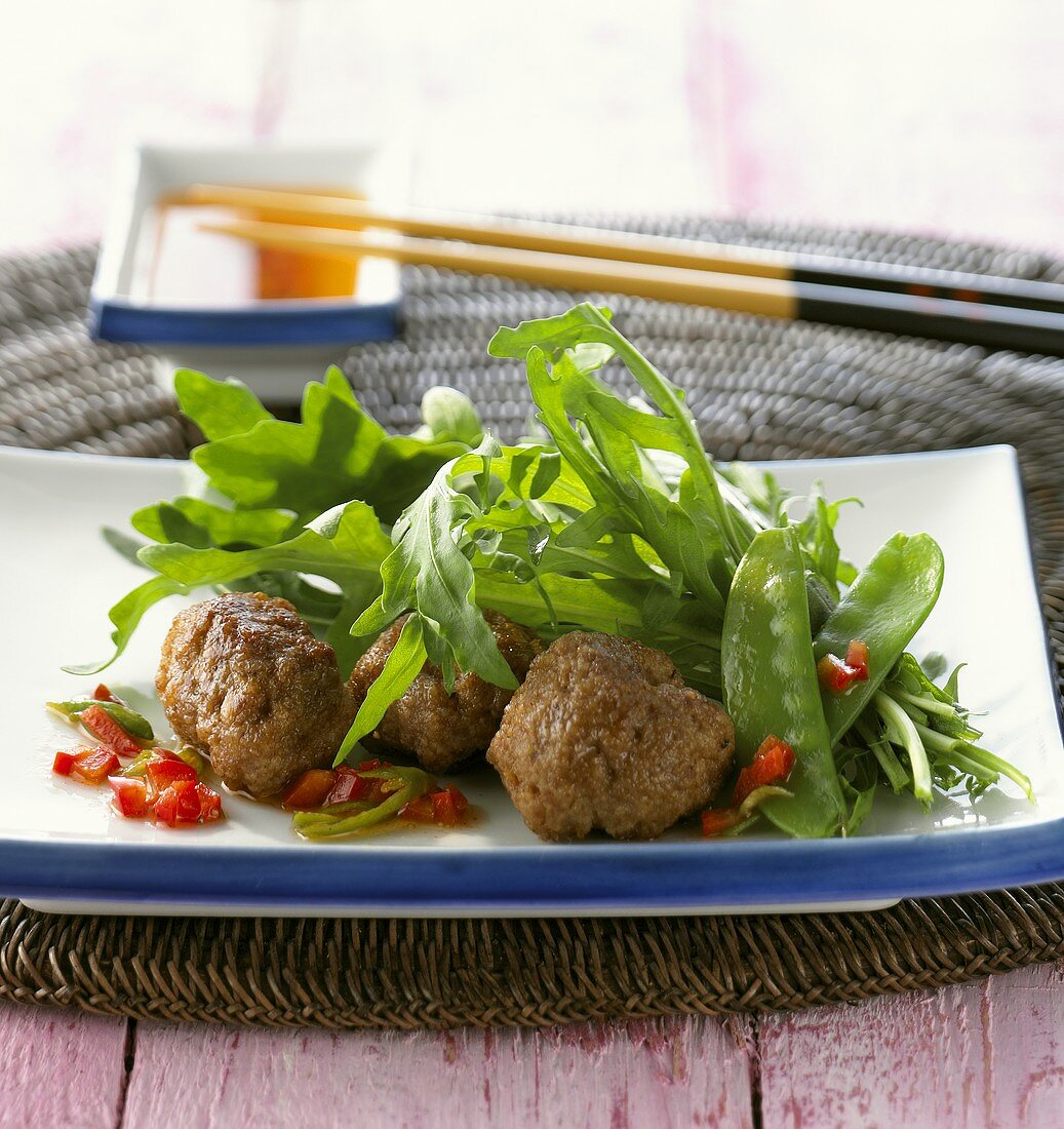 Rocket salad with meatballs (Singapore)