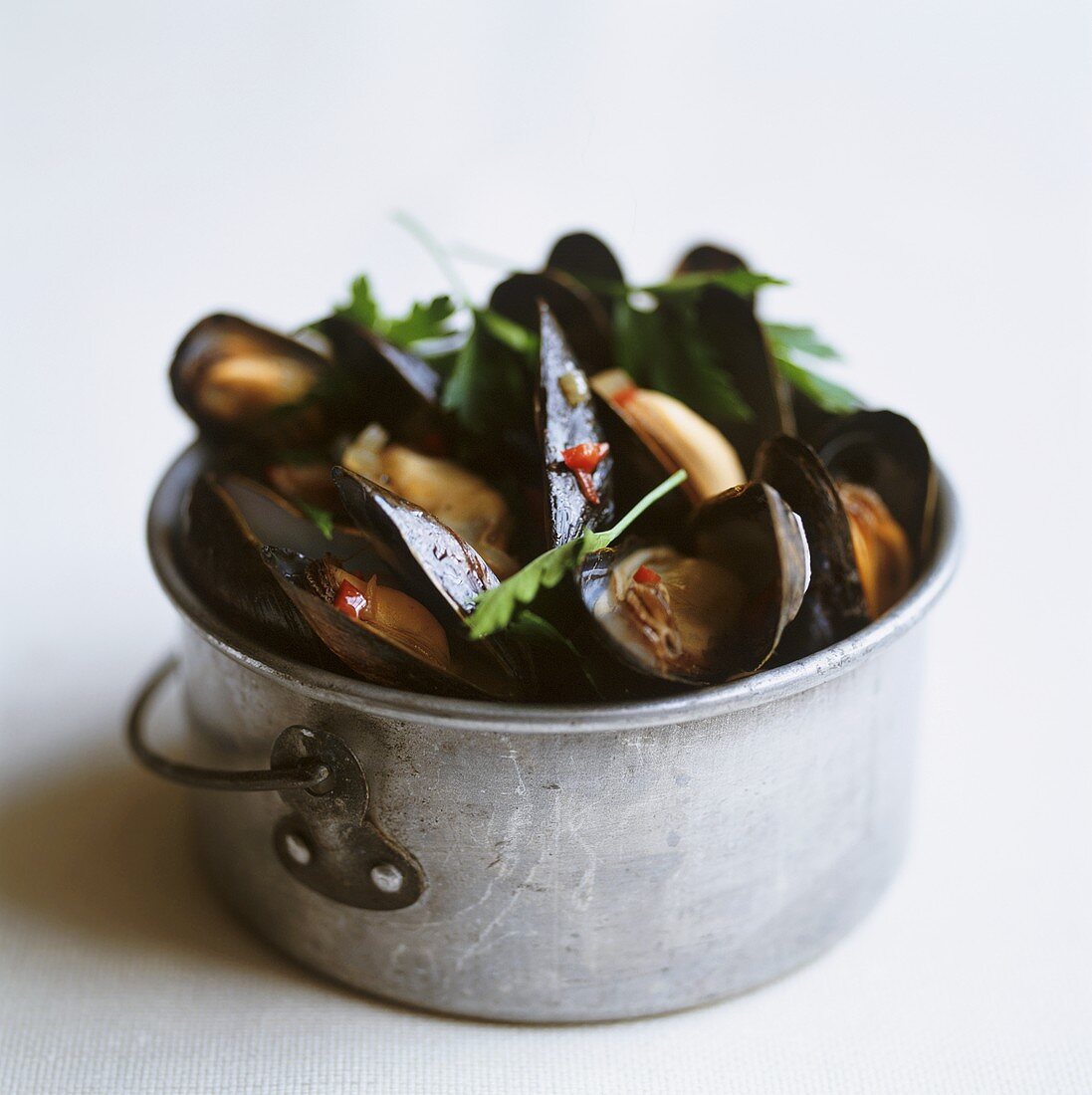 Mussels in pan