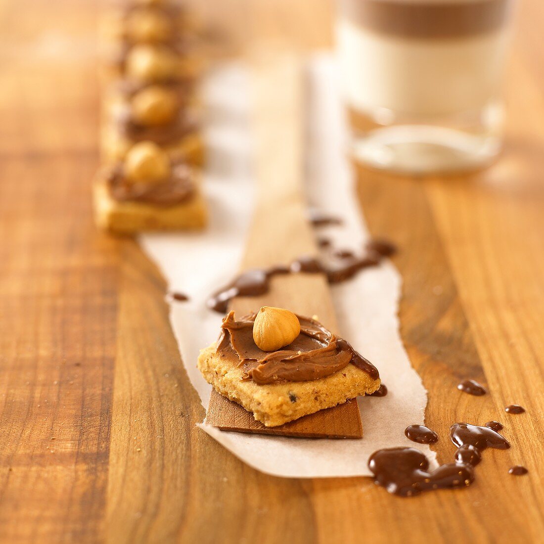 Hazelnut biscuits with cappuccino cream