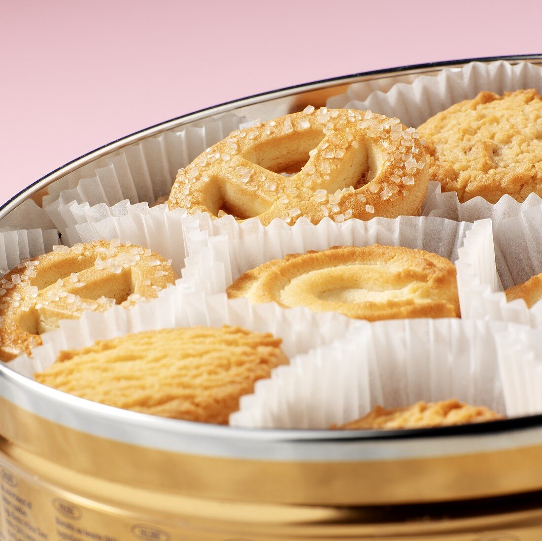 Butter biscuits in a tin