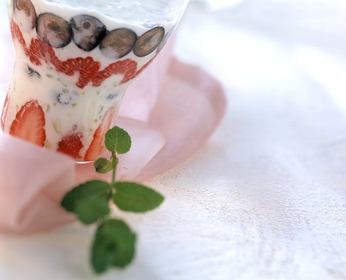 Soft fruit and pistachio yoghurt