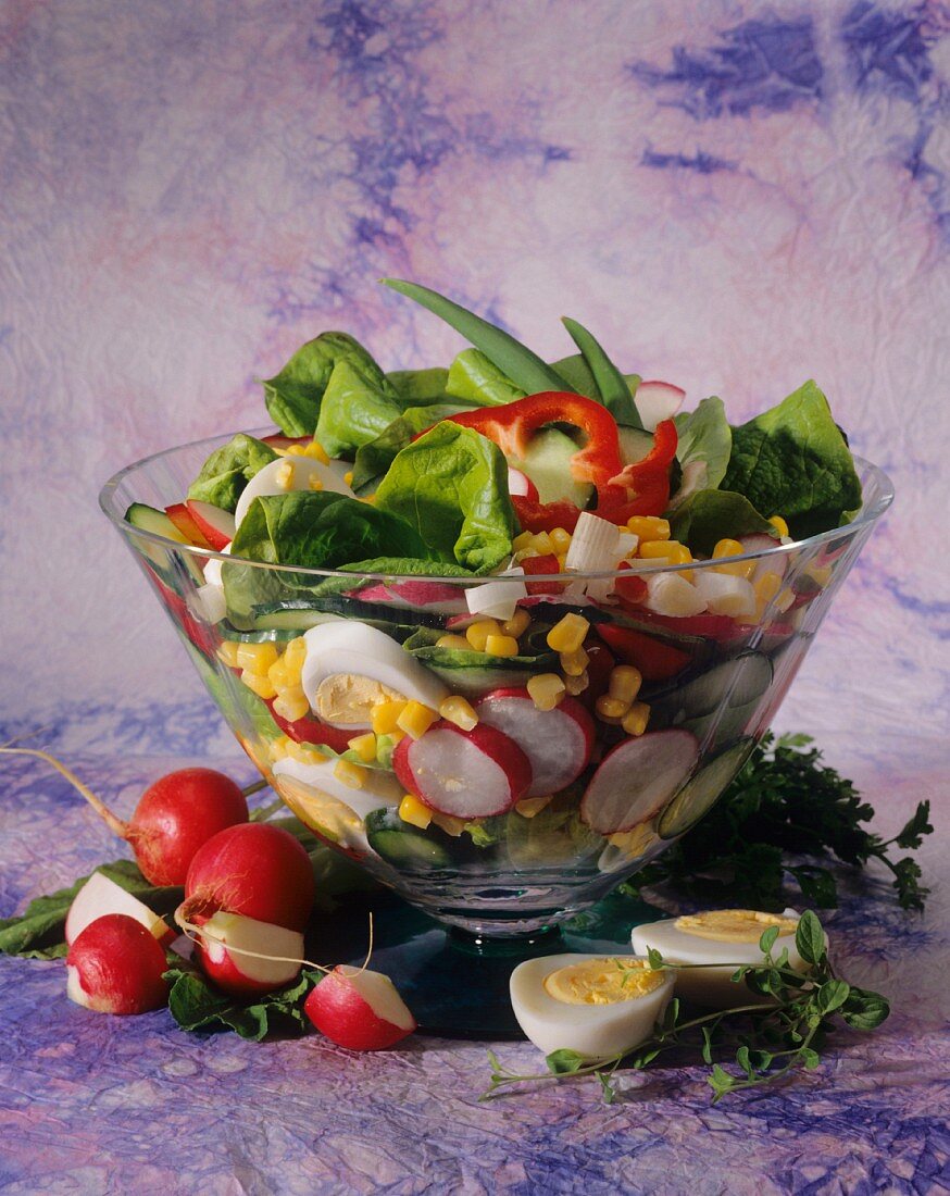 Mixed salad with eggs