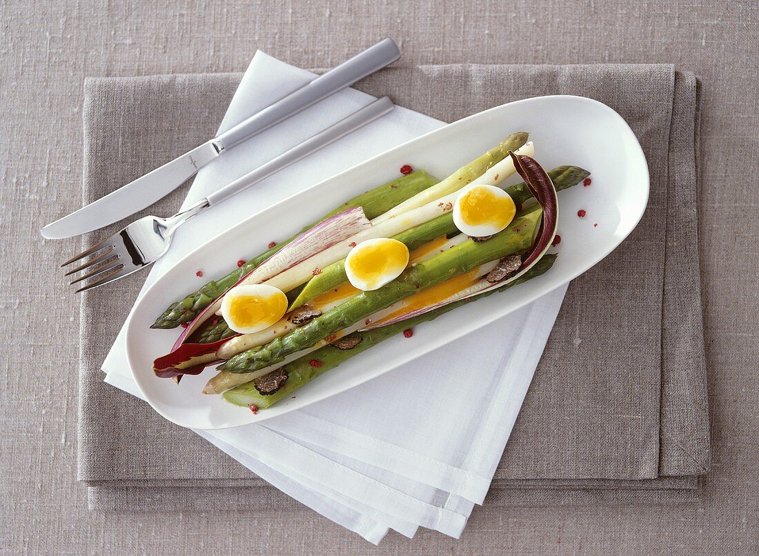 Asparagus with truffles and quail's eggs