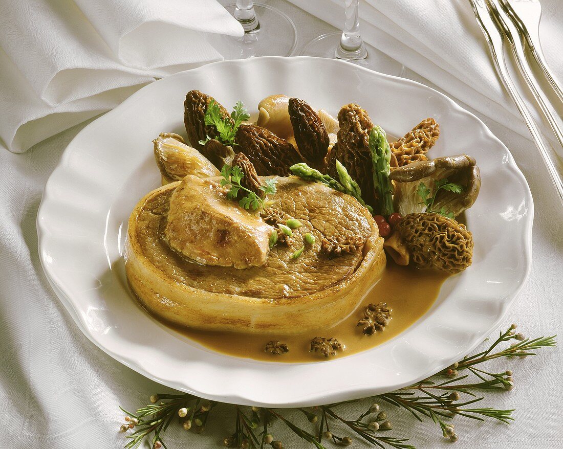 Beef tournedos with mushrooms