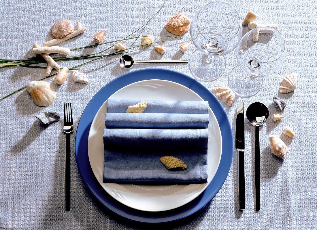 Festliches Tischgedeck für eine Person (blau)