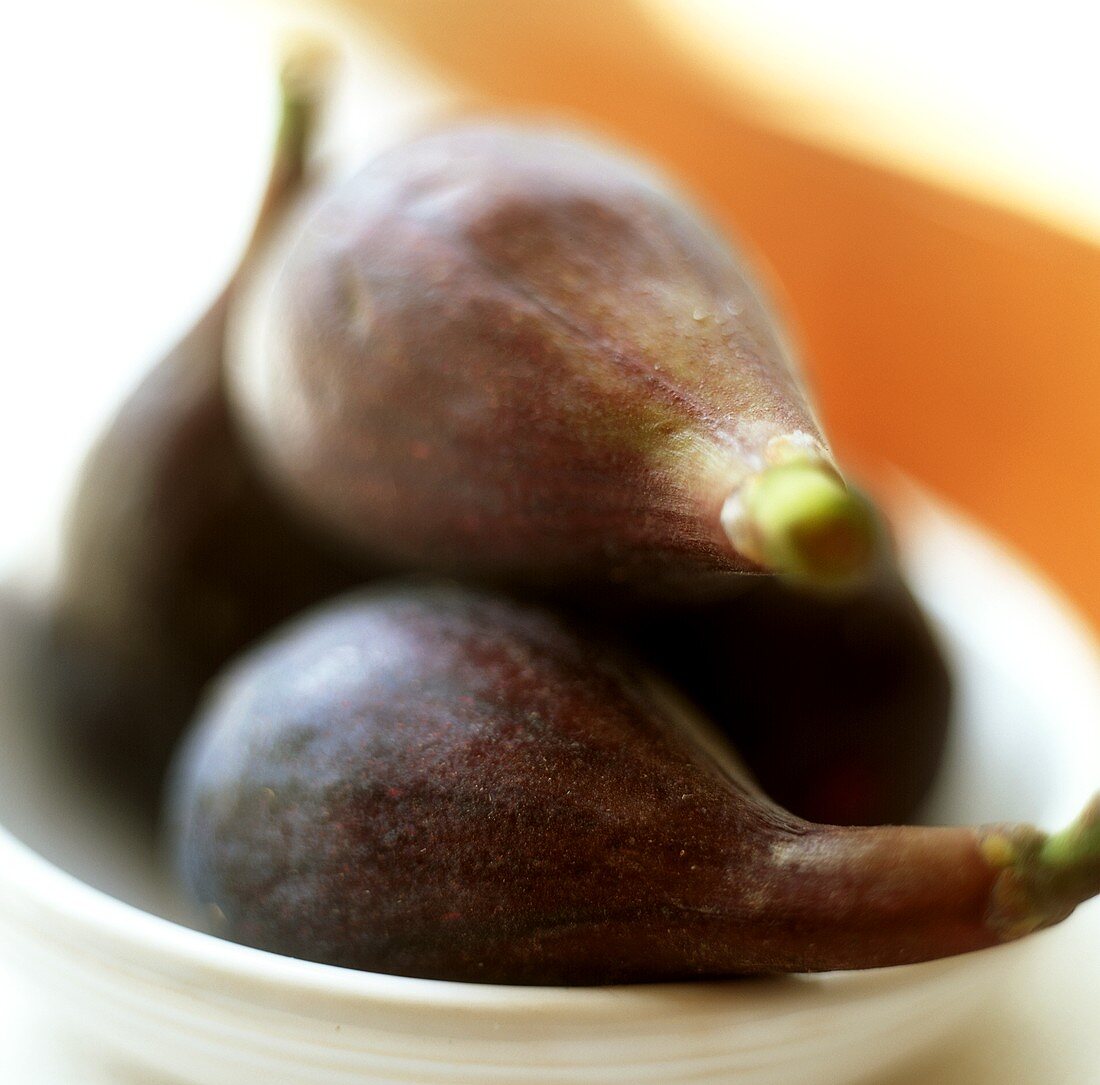 Figs in a bowl