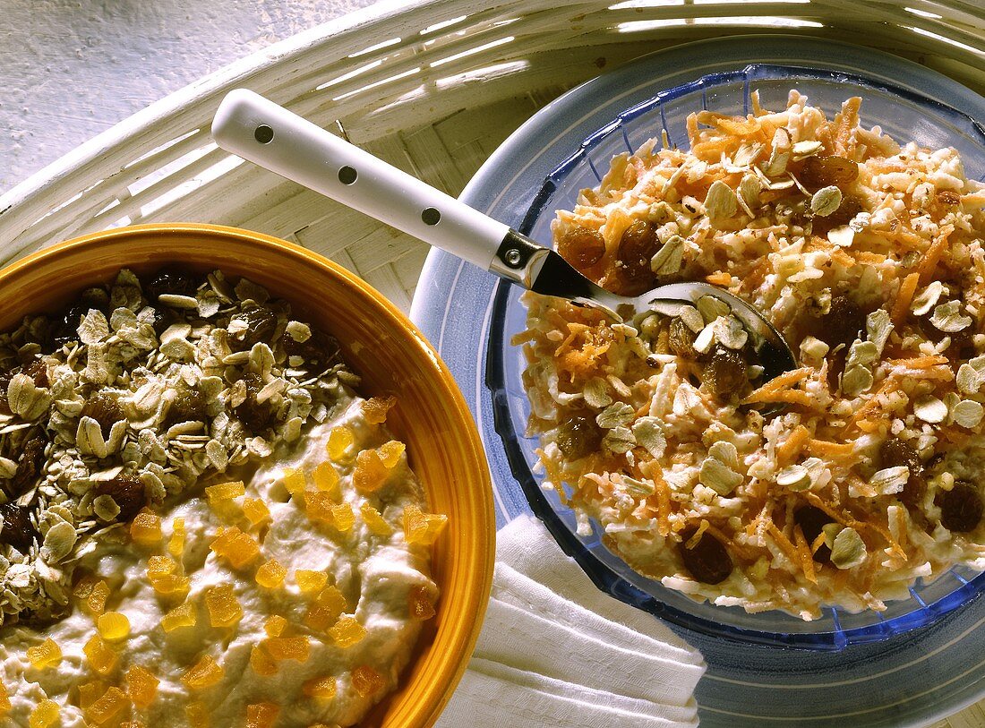 Carrot and apple muesli and oat muesli with apricot quark