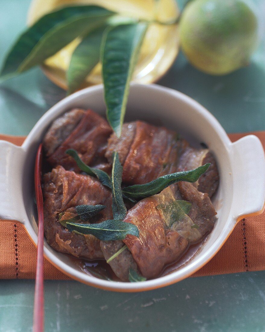 Saltimbocca di agnello (Lamb with ham and sage)