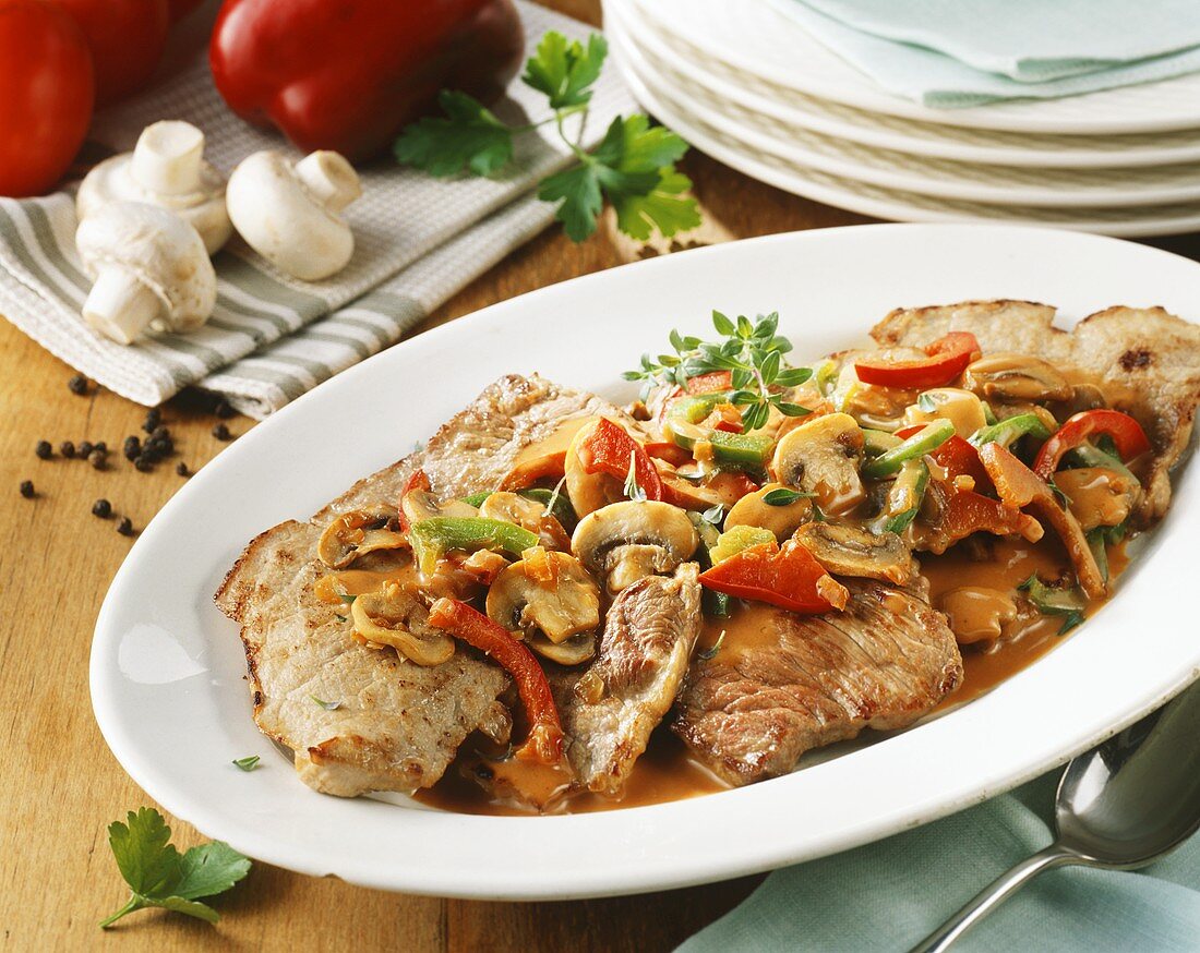 Jägerschnitzel (Escalope chasseur) with mushrooms & peppers