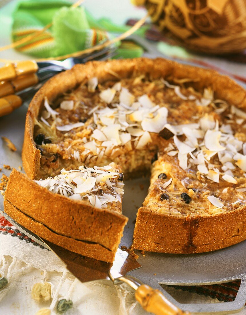 Apple tart with nuts