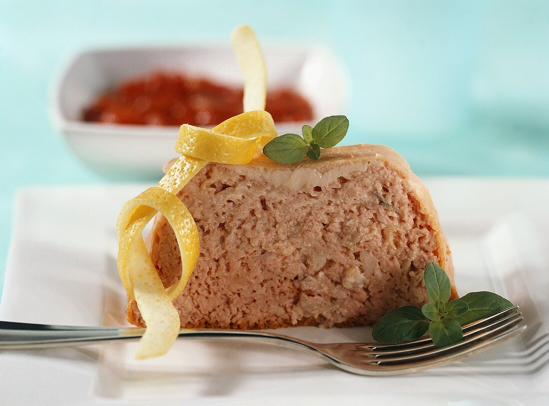 Fischpudding mit Tomatensalsa