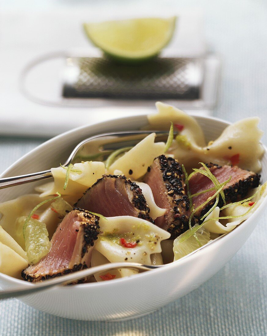 Farfalle with tuna and limes