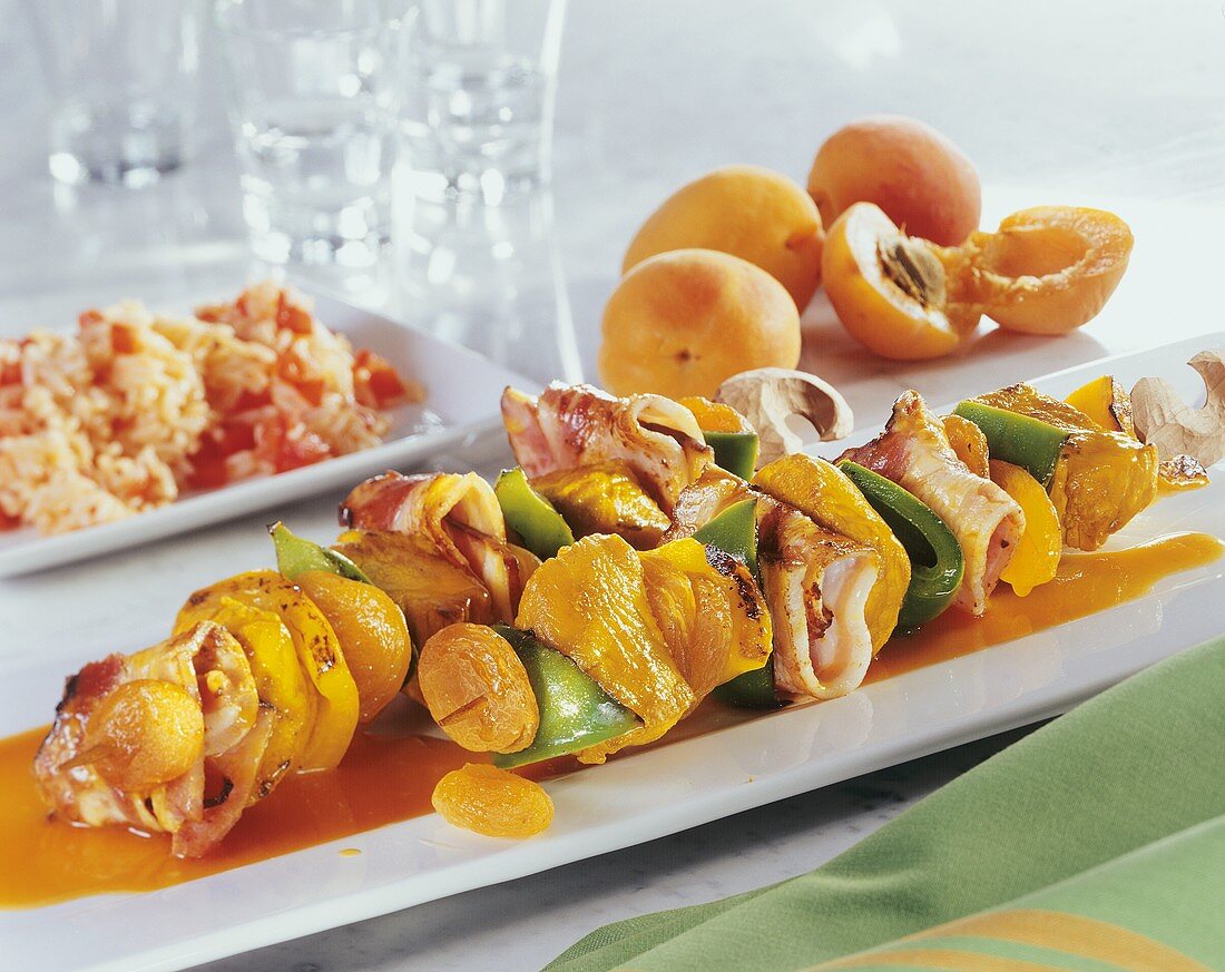 Shashlik with turkey, bacon, peppers and apricots
