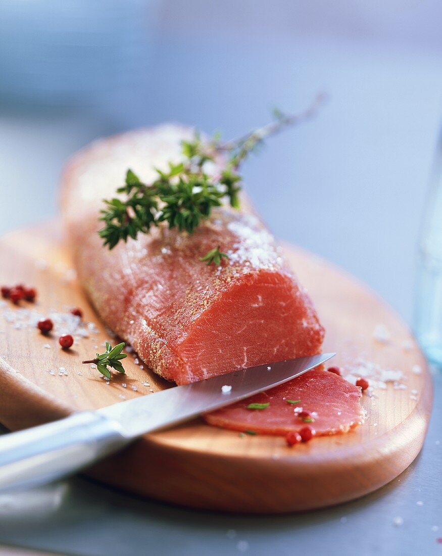 Geeistes Kalbsfilet für Carpaccio mit Thymian