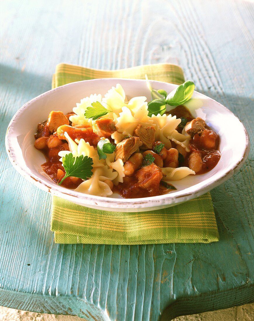 Farfalle mit Thunfisch und weissen Bohnen