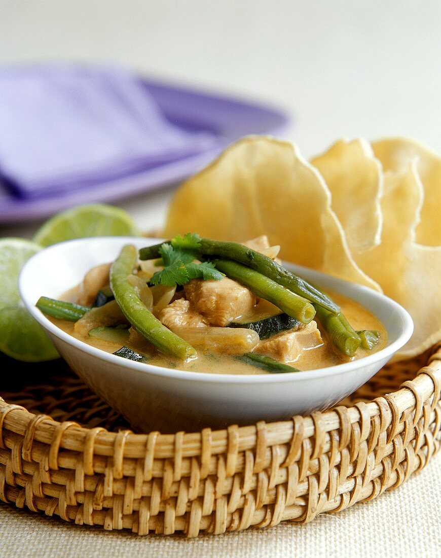 Indisches Hähnchenragout mit grünen Bohnen