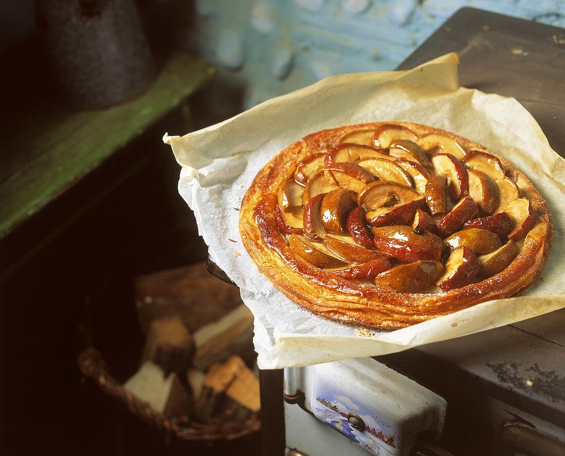 Karamellisierter Apfelkuchen aus Blätterteig