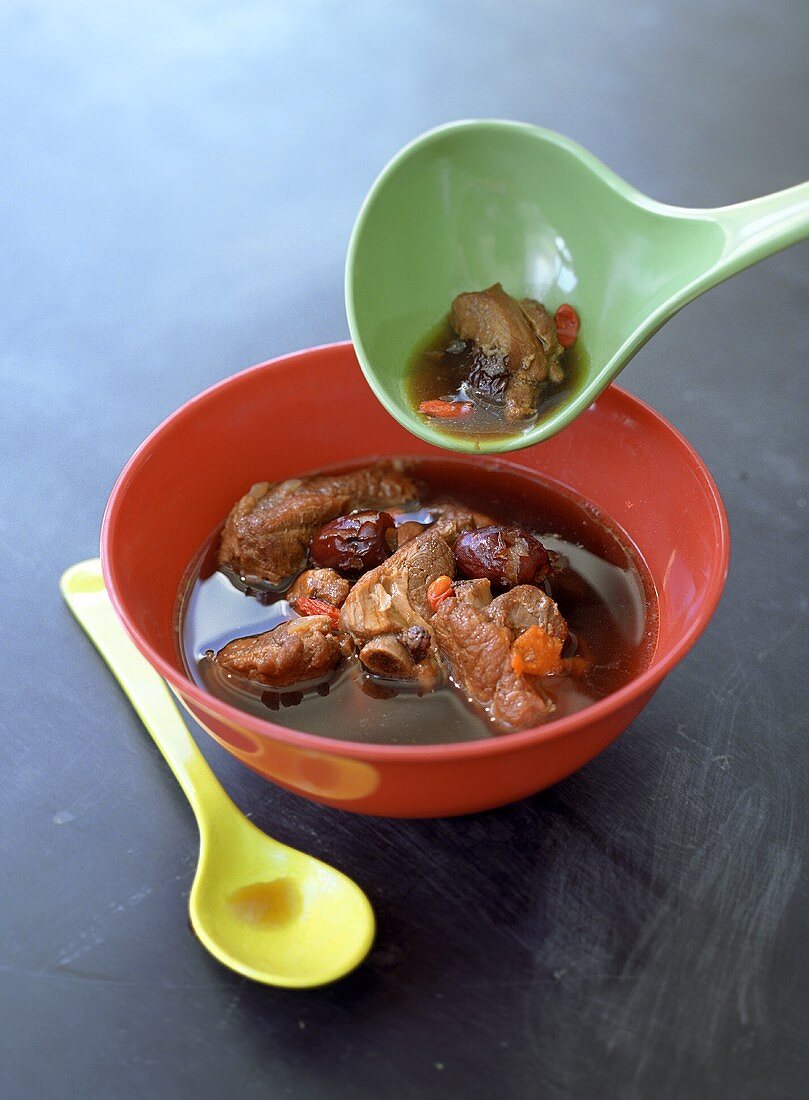 Bak Kut Teh (soup with pork and garlic, Singapore)