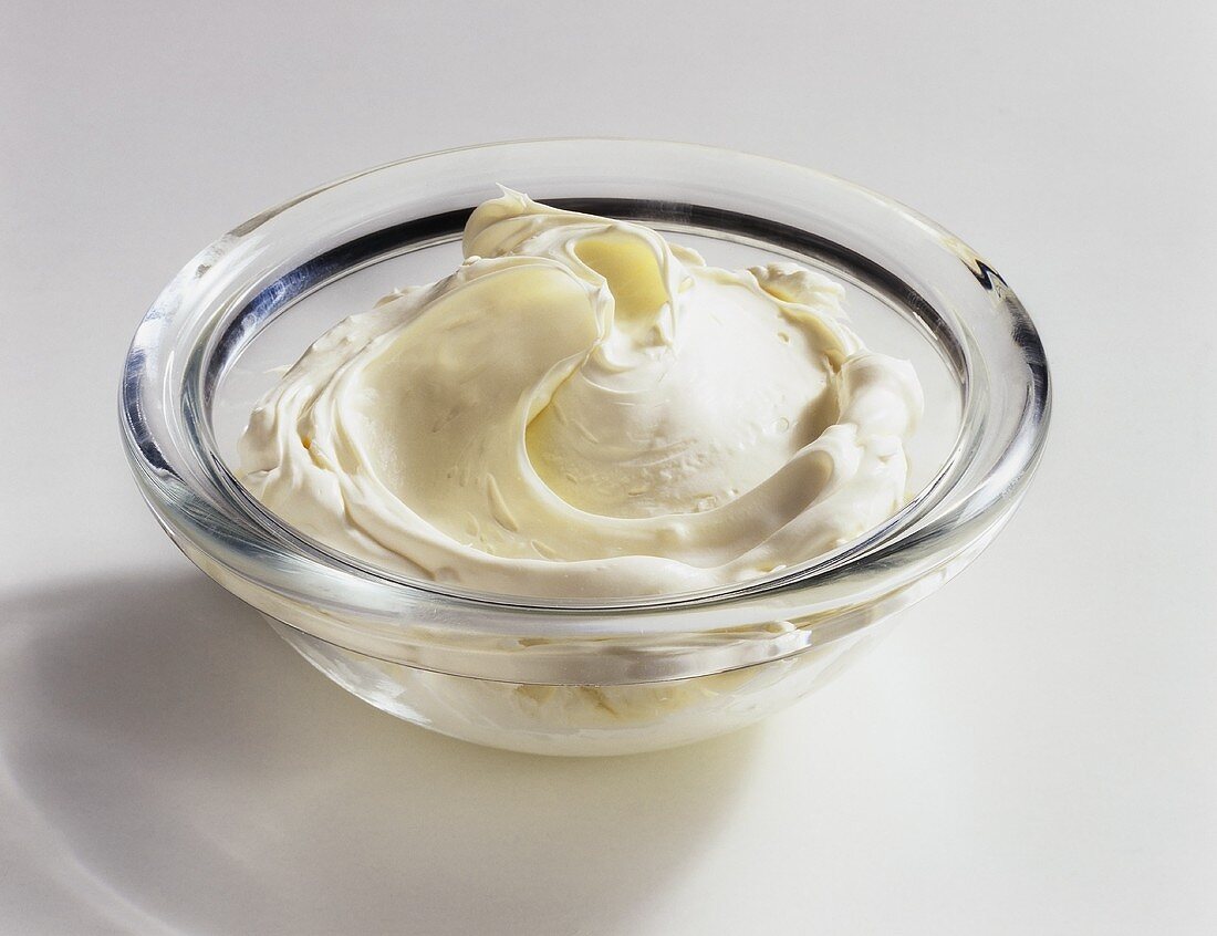 Mascarpone in Glasschüssel