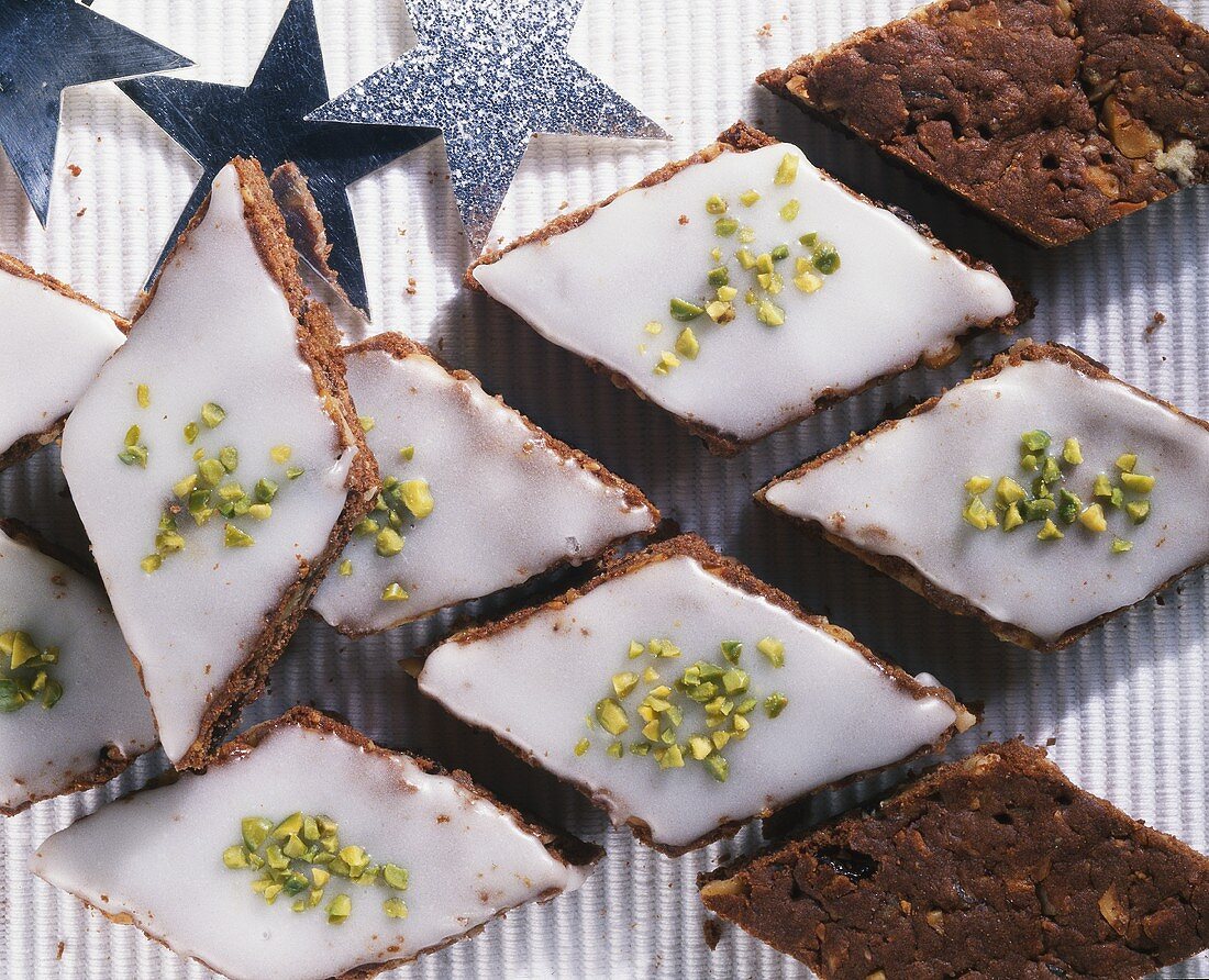 Spiced diamonds with glacé icing for Christmas 