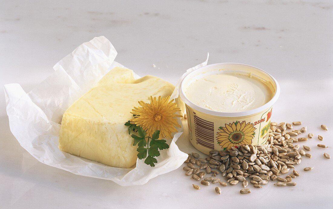 Butter und Sonnenblumenmargarine