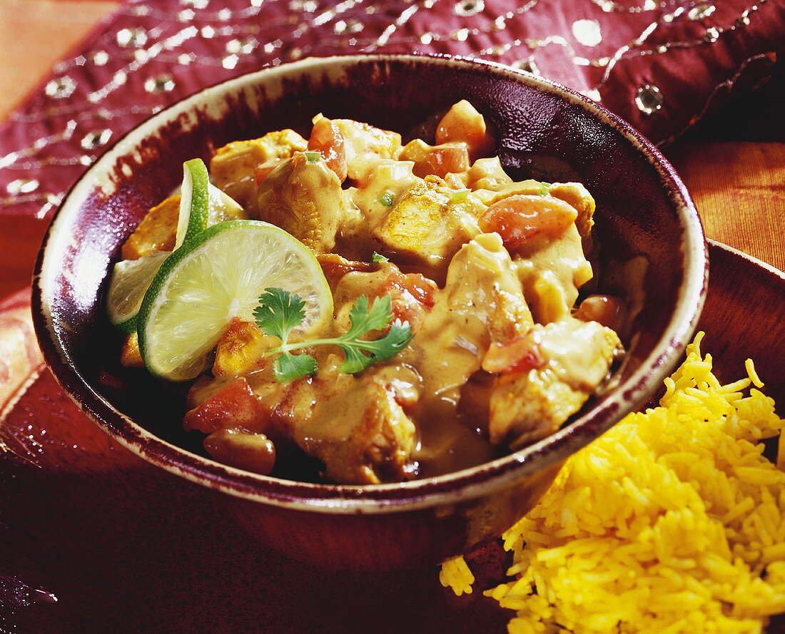 Chicken curry with saffron rice (India)