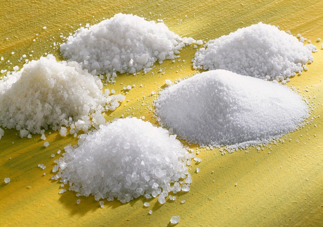Coarse and fine salt, various types