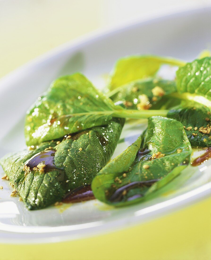 Salat von Komatsuma (Blattsalat aus Japan)