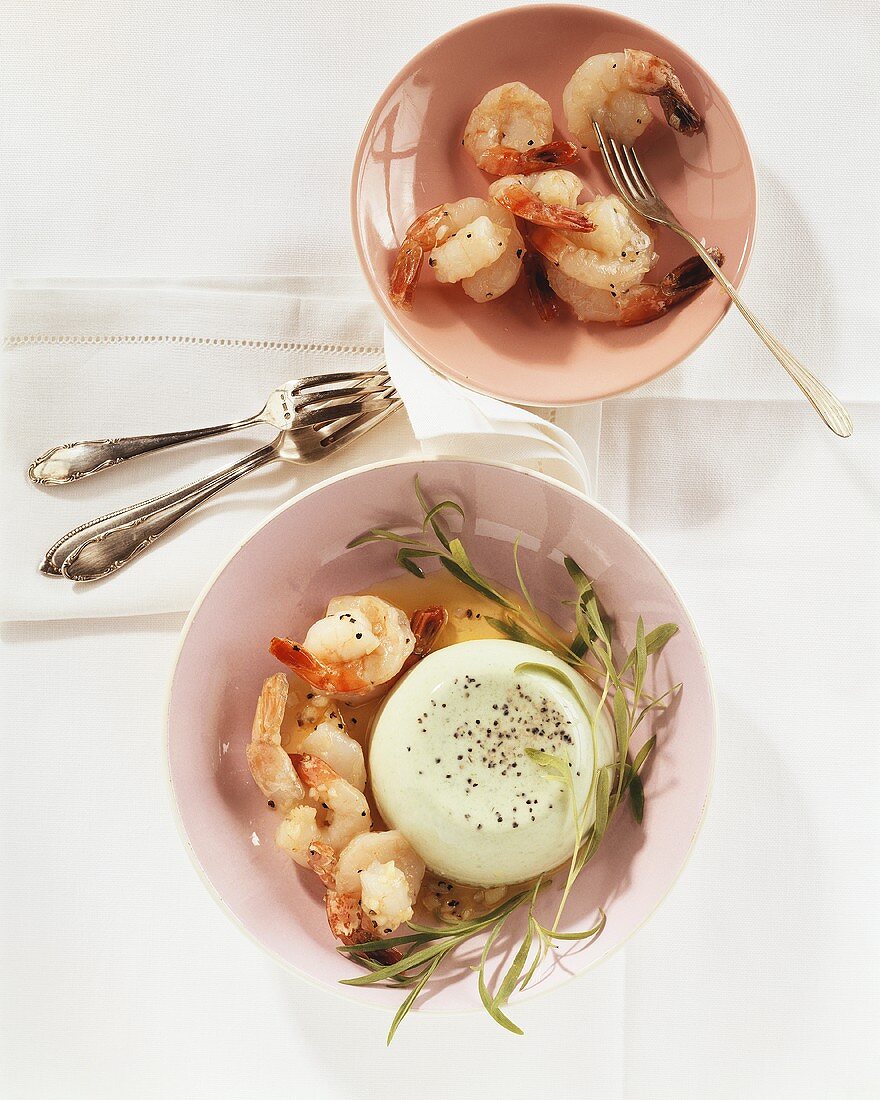 Chervil jelly with fried shrimps