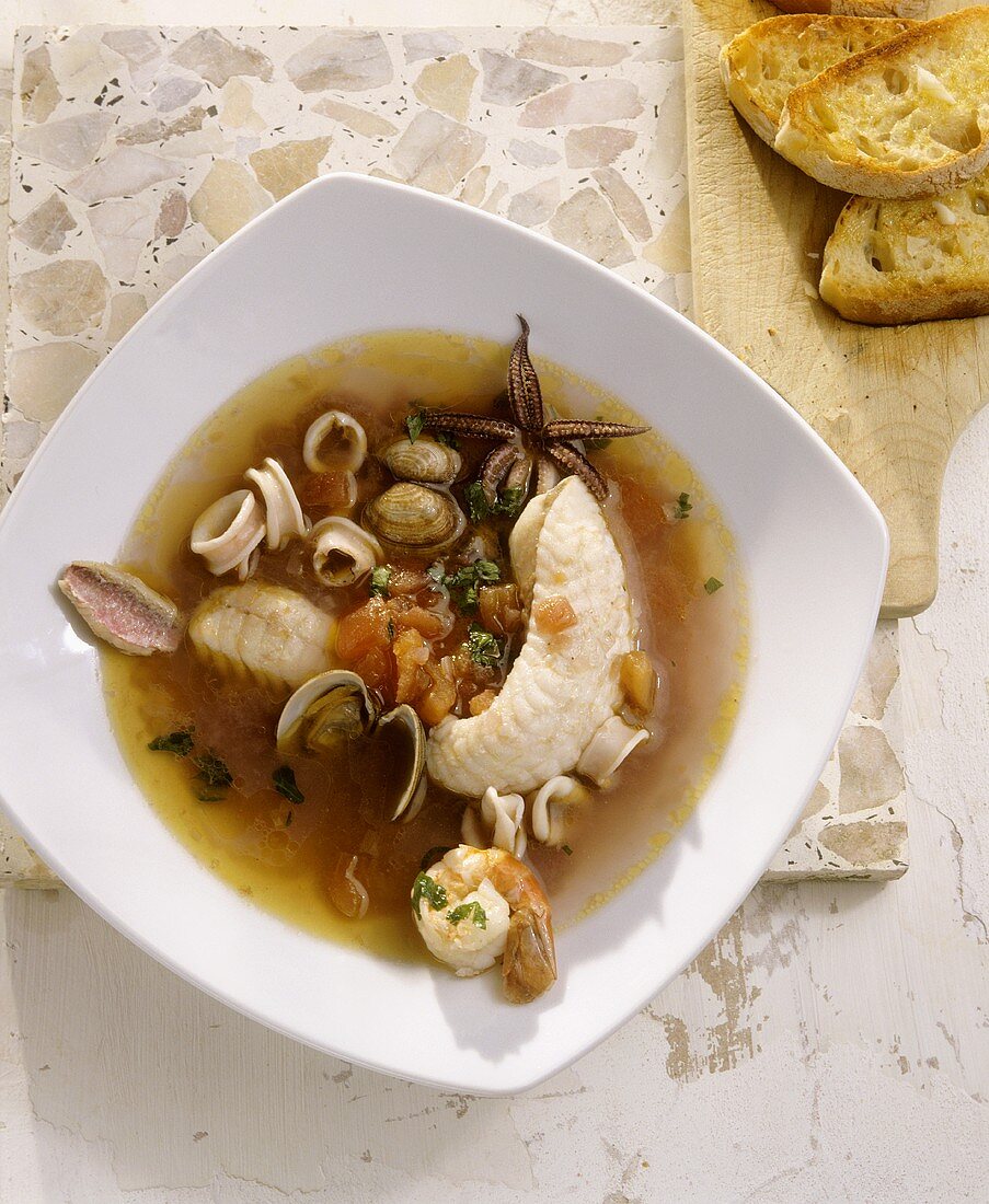 Cacciucco alla livornese (Fish stew from Livorno, Italy)