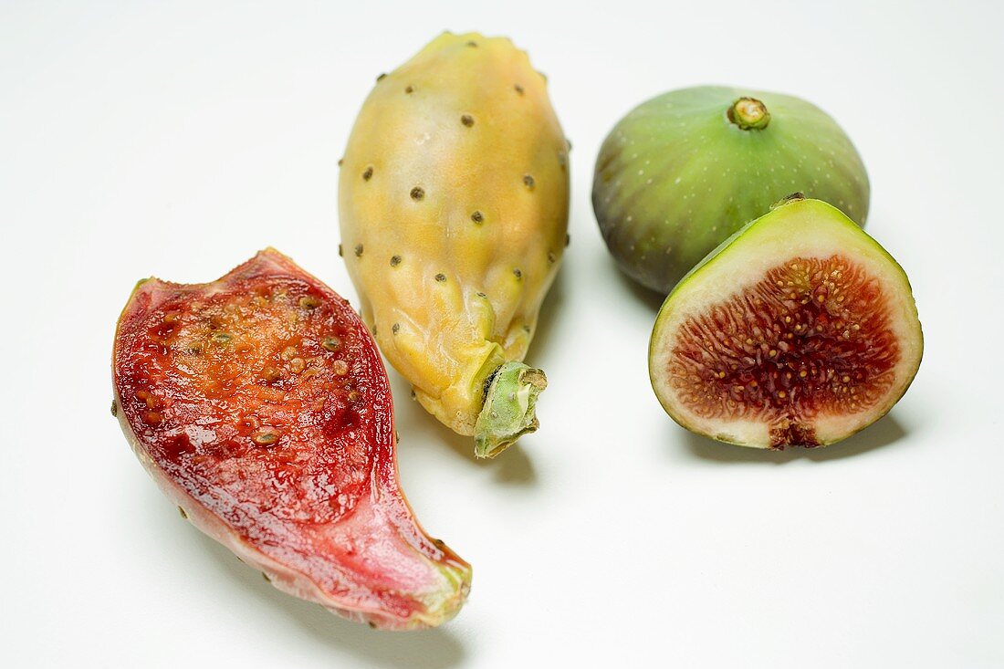 Prickly pears and figs, whole and halved