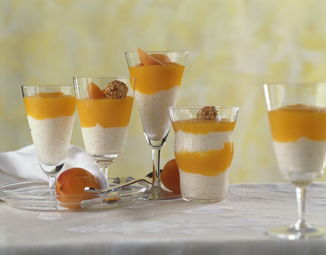 Yoghurt rice pudding with apricot sauce