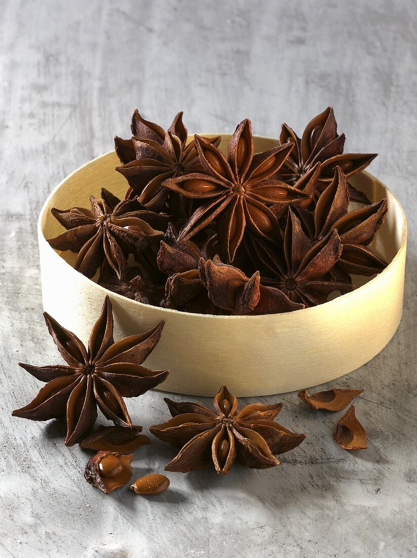 Star anise in bowl