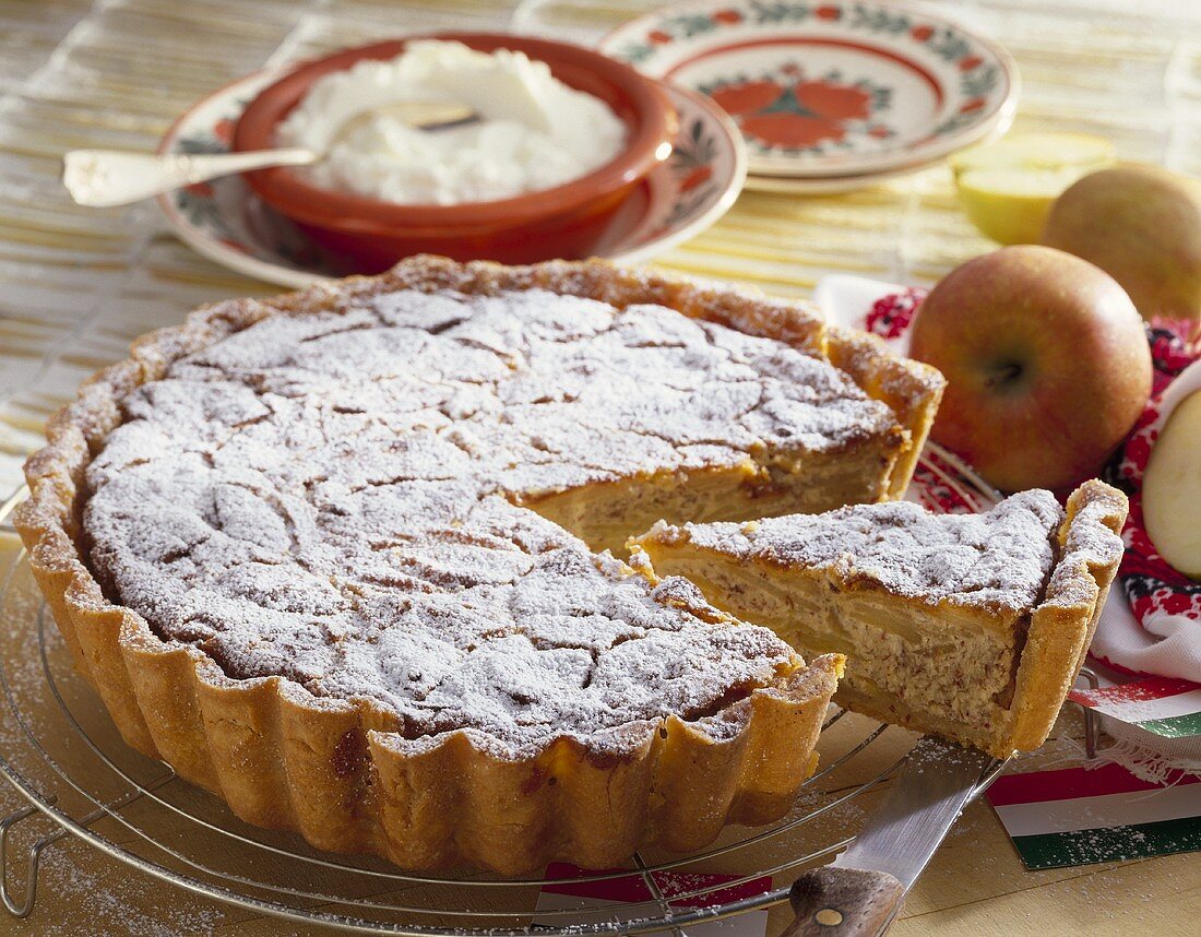 Budapester Apfelkuchen mit Mandeln (Ungarn)