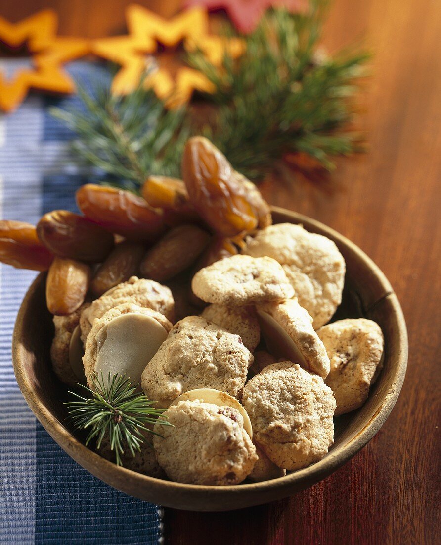 Date macaroons (Greek Christmas biscuits)