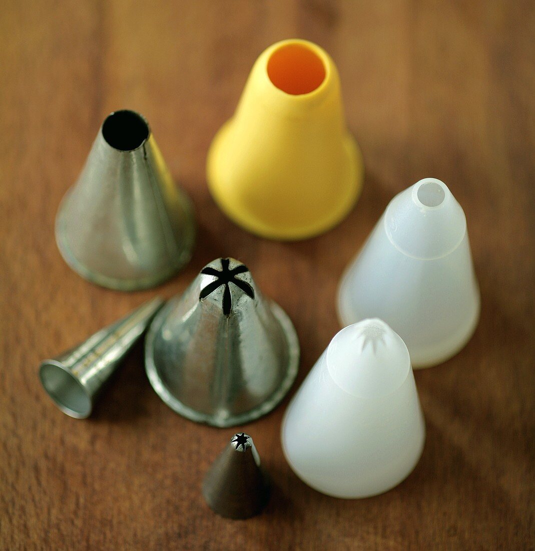 Various icing nozzles