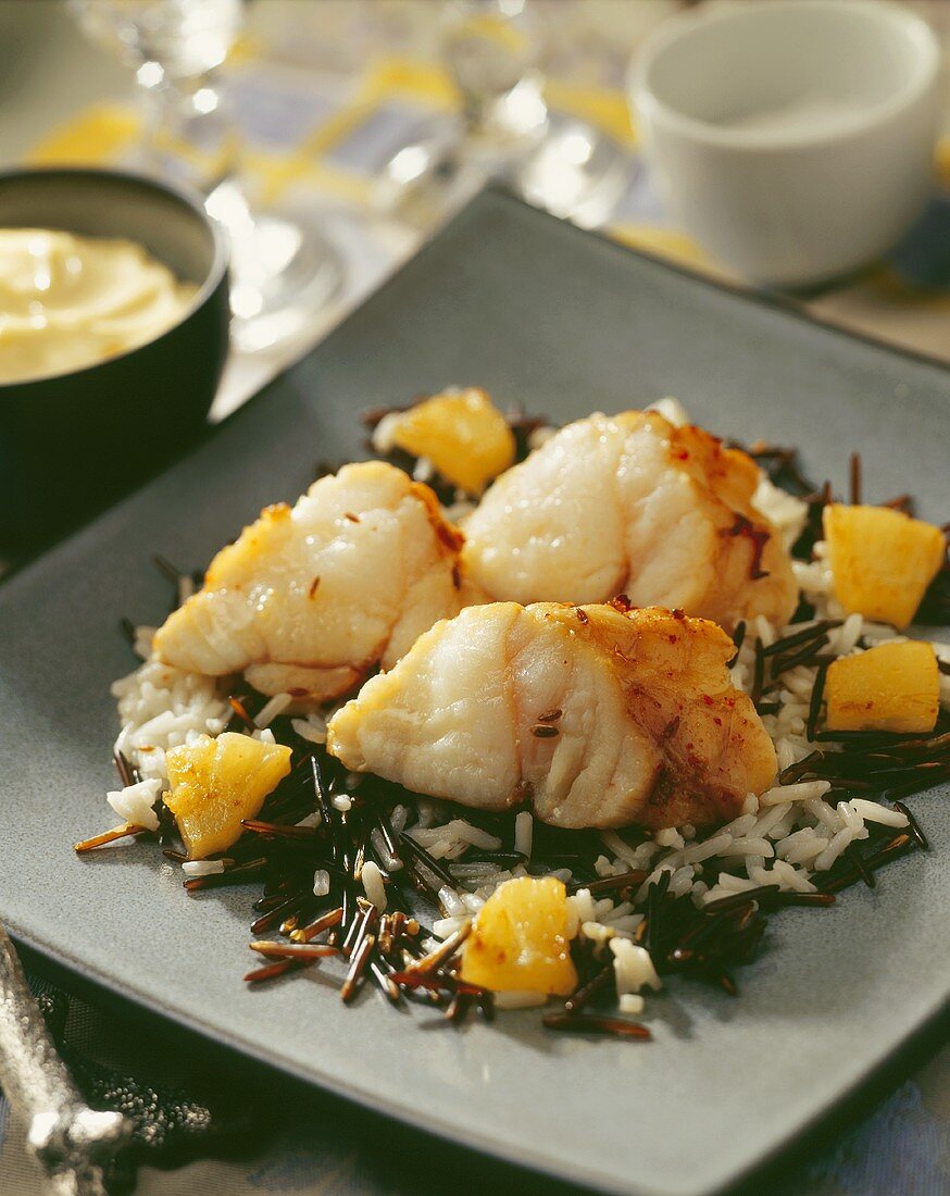 Monkfish with rice and pineapple