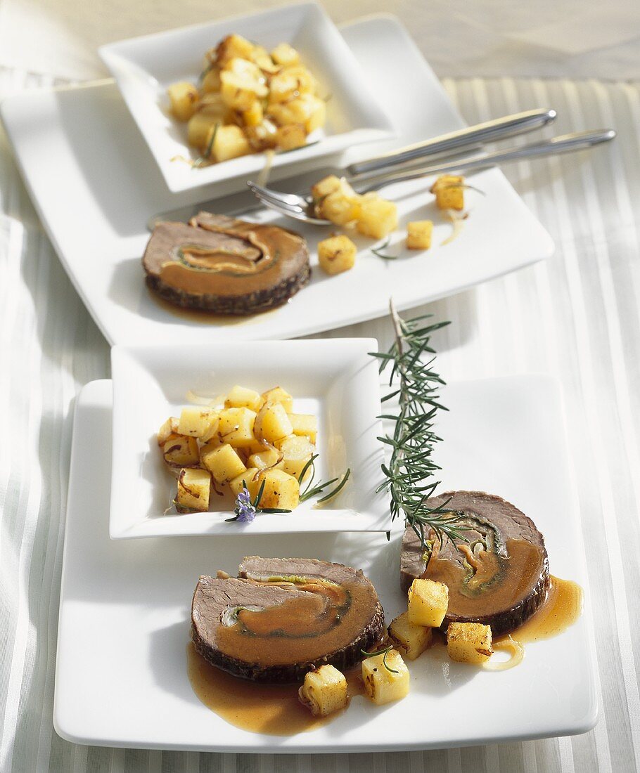 Roast beef roll with rosemary potatoes